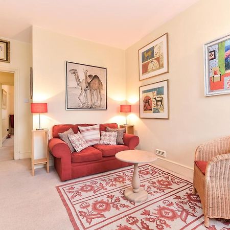 Appartamento Smart Flat Near Pimlico Tube Londra Esterno foto